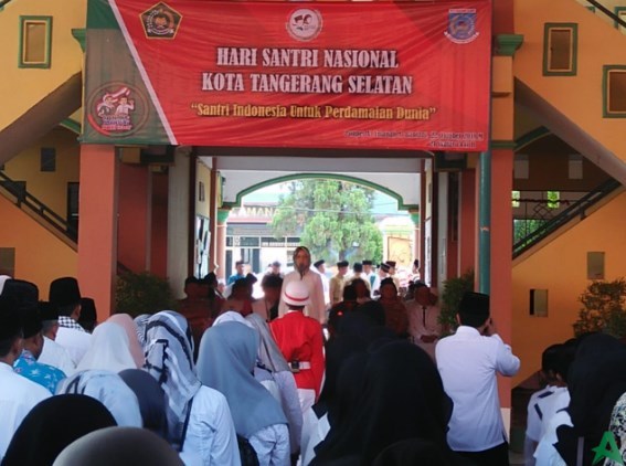 walikota airin pimpin apel hsn