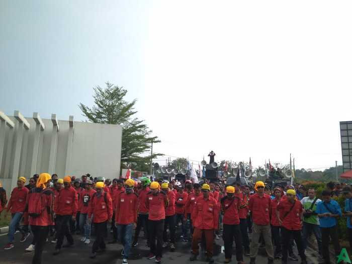 Buruh Se Banten Tuntut WH Revisi UMK 2020