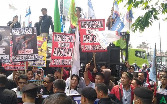 Buruh Kota Tangerang Minta UMP Naik 12 Persen