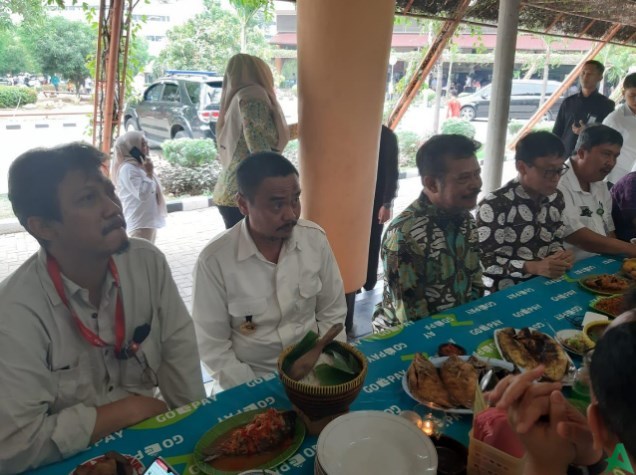 Mentan Makan Siang Bareng Wartawan