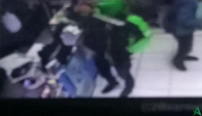 Rampok Bersajam Terekam CCTV