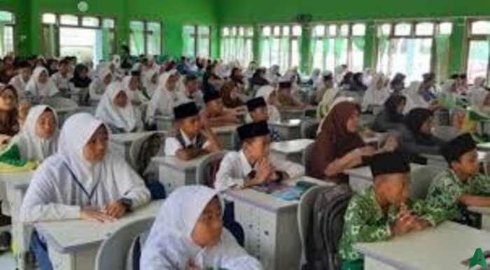 Pengamat: Pemerintah Harus Fokus Orientasi Mutu SD/MI
