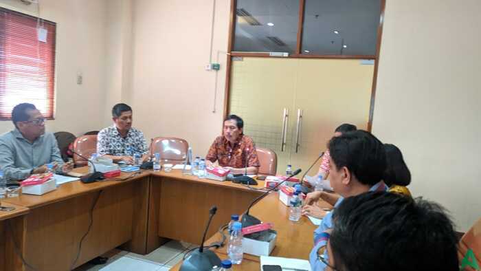 Buruh Minta UMK Naik 12 Persen, Keputusan Ditangan Arief
