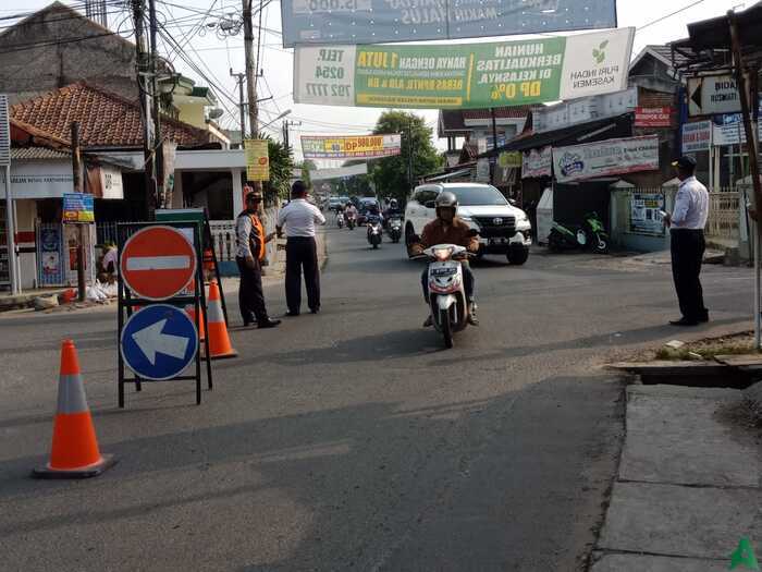 Urai Kemacetan, Jalan di Kaujon Diberlakukan Sistem Satu Arah