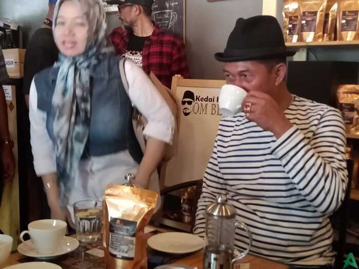 Melepas Penat, Walikota Serang Nyeruput Kopi di Kedai