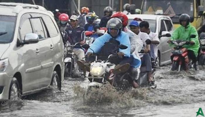Tips Merawat Kendaraan Motor Dimusim Penghujan