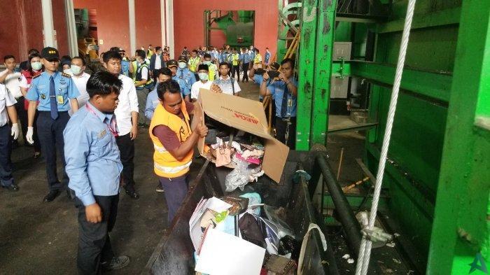 Ribuan Barang Tercecer Di Bandara Soetta Dimusnahkan