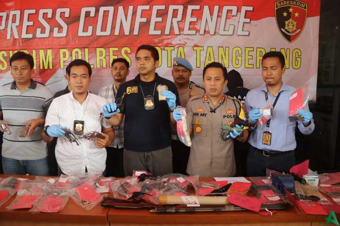 Penjual Jengkol di Tangerang Bikin Senpi Rakitan