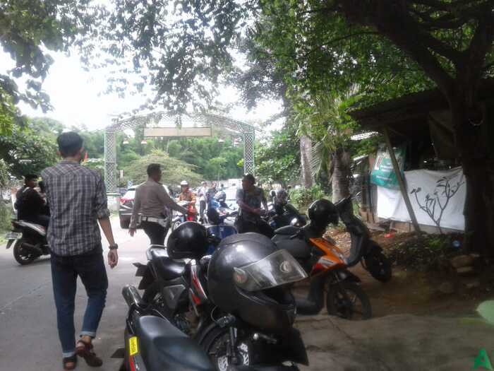 Asyik Unjuk Rasa, Motor Pendemo Diangkut Polisi