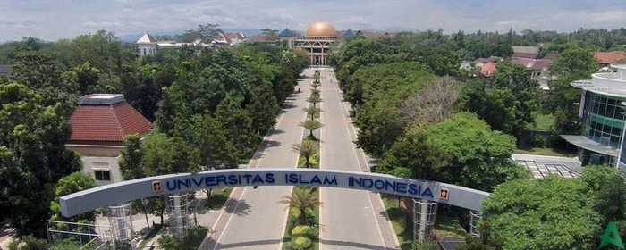 UII Ranking 13 di Indonesia