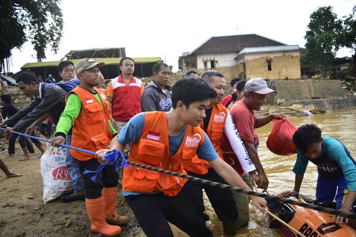 Muslim Indonesia di Amerika Bantu Korban Banjir di Banten