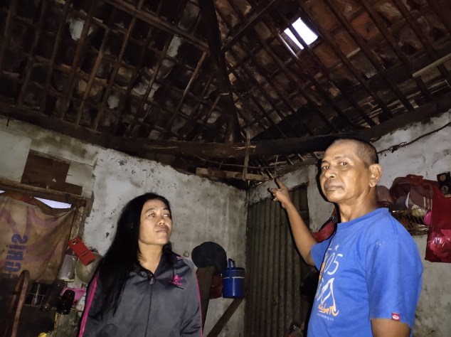 Rumah Warga Ciputat Nyaris Roboh