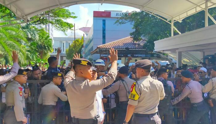 Bang Japar Bikin Demo Tandingan Dukung Anies Baswedan