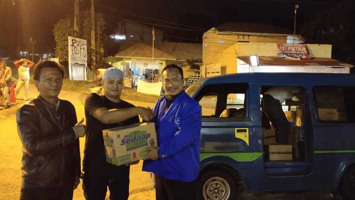 KBM Magister Hukum Esa Unggul dan ATMnews.id Salurkan Bantuan Korban Banjir Bandang di Lebak