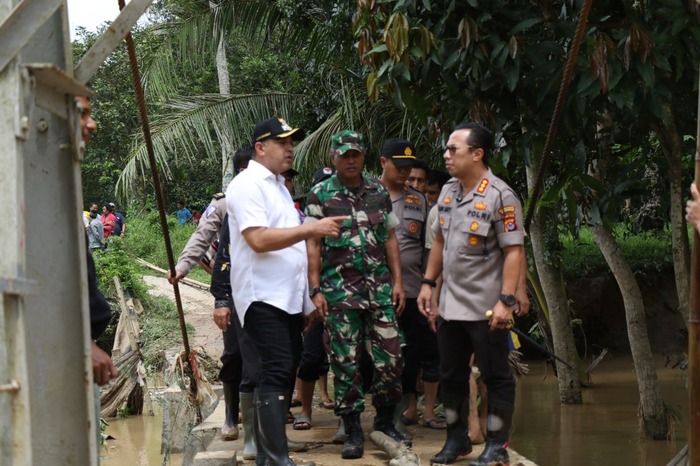 Banjir Akibatkan Lahan Pertanian dan Tambak Rusak