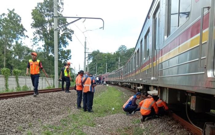 KRL Tanah Abang - Rangkasbitung Anjlok di Citeras