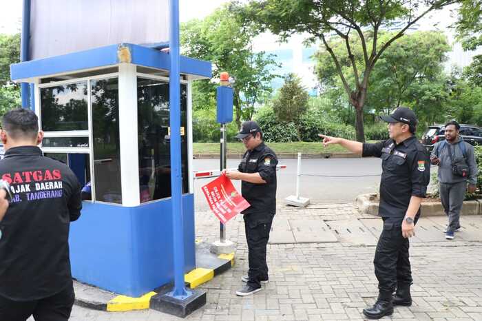 Tunggak Pajak 16 Bulan, PT. Auto Parking Di Gading Serpong Disegel
