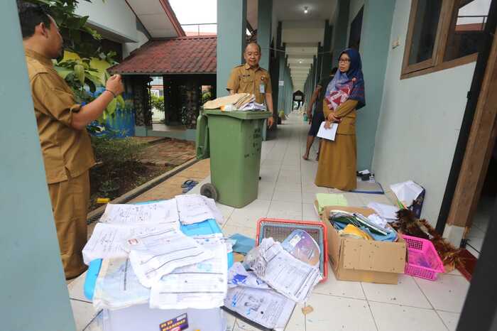 Dindikbud Tangsel Janjikan Penggantian Ijazah yang Rusak Akibat Banjir