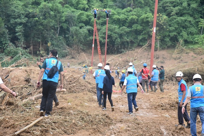 PLN Perbaiki 149 Gardu Listrik Terdampak Banjir Bandang di Lebak