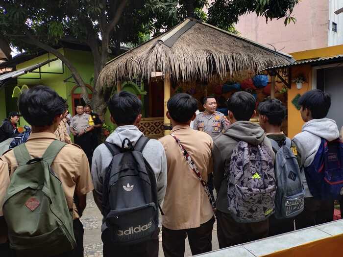Polsek Ciputat Gagalkan Tawuran pelajar