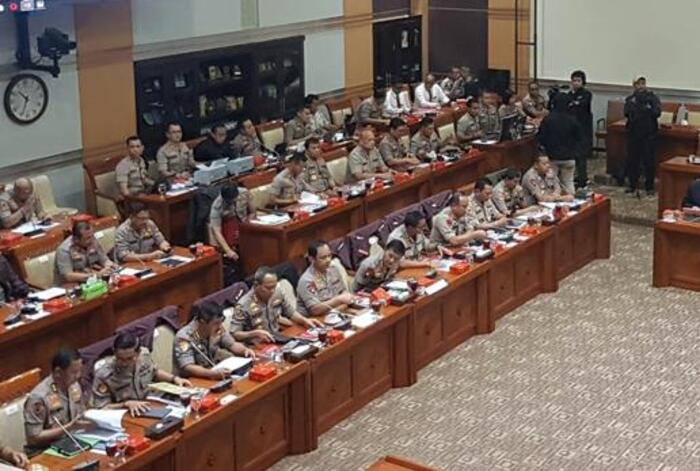 Kapolri Paparkan Penungkapan Kasus Besar Dihadapan DPR