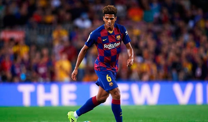 Bek Barcelona Siap-siap Menuju San Siro