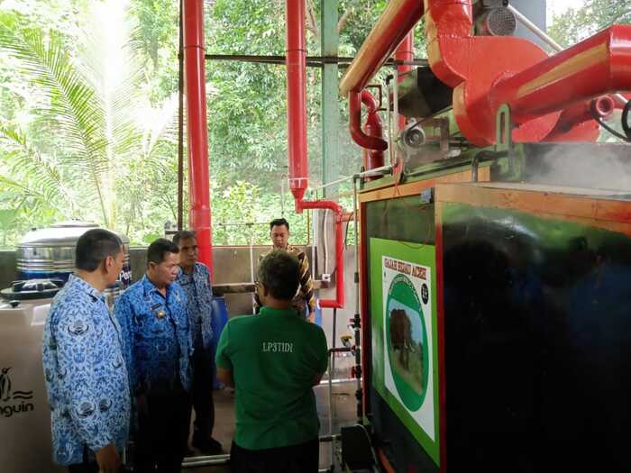 Pemkot Serang Uji Coba Mesin Karbon di TPSA Cilowong