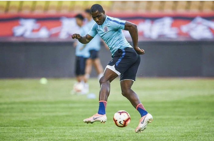 Odion Ighalo merumput di Old Trafford