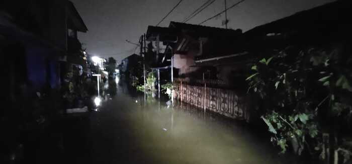 Hujan Guyur Lagi, Warga Periuk Cemas Banjir Naik Lagi