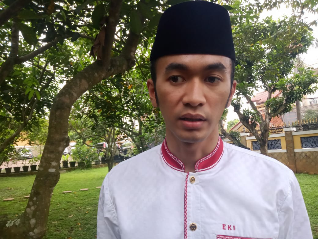 Lawan Petahana, Eki Merapat ke Najib Hamas