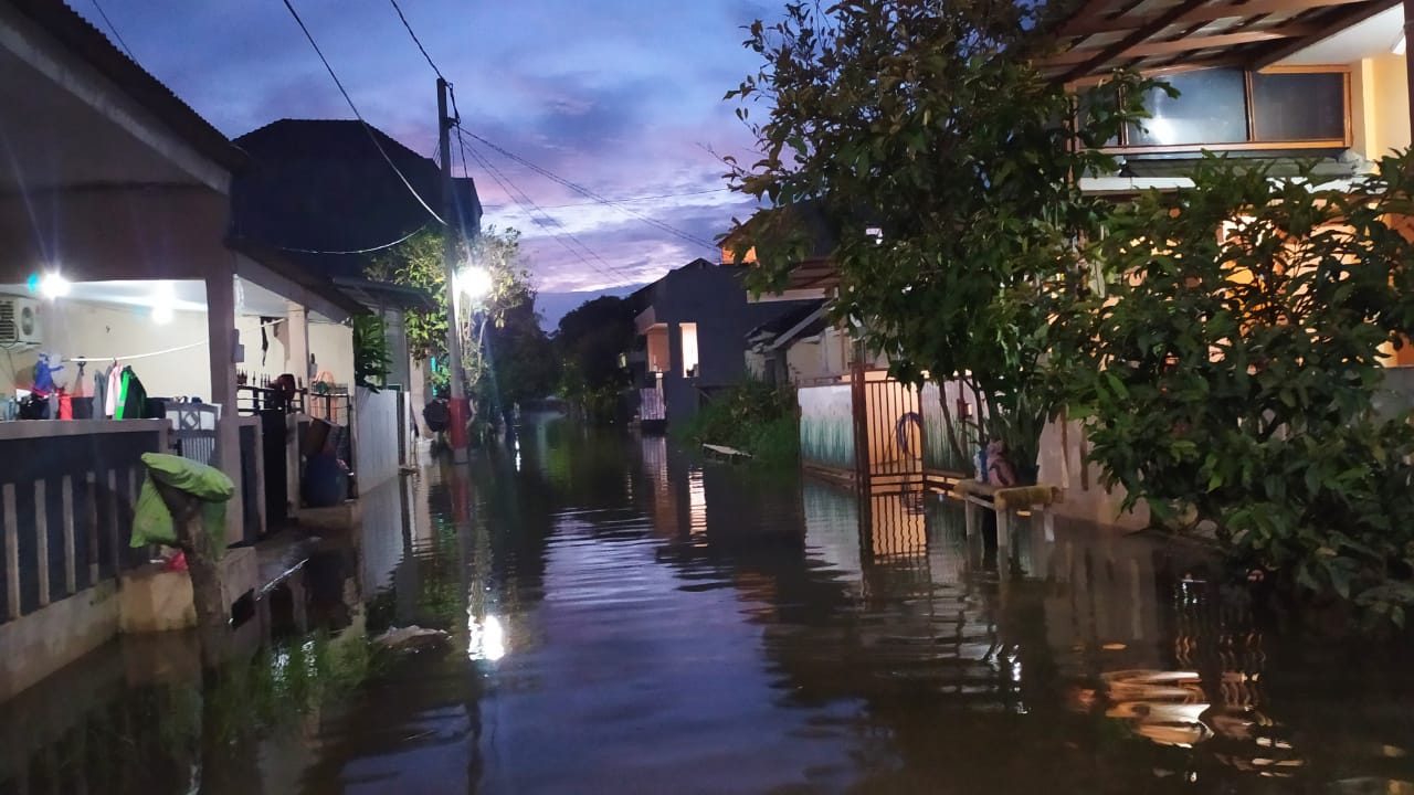 Hadiah HUT Kota Tangerang, Empat Hari Warga Periuk Terendam Banjir