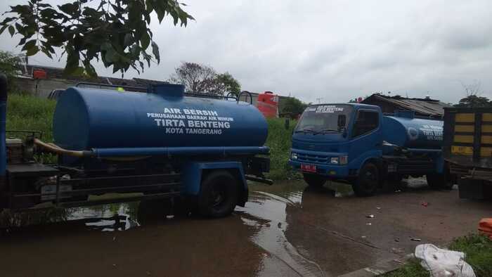 PDAM Kirim Air Bersih Warga Terdampak Banjir