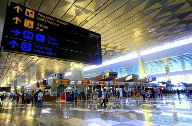 Imbas Penyetopan Penerbangan ke Arab Saudi, Jamaah Umrah Terlantar di Bandara