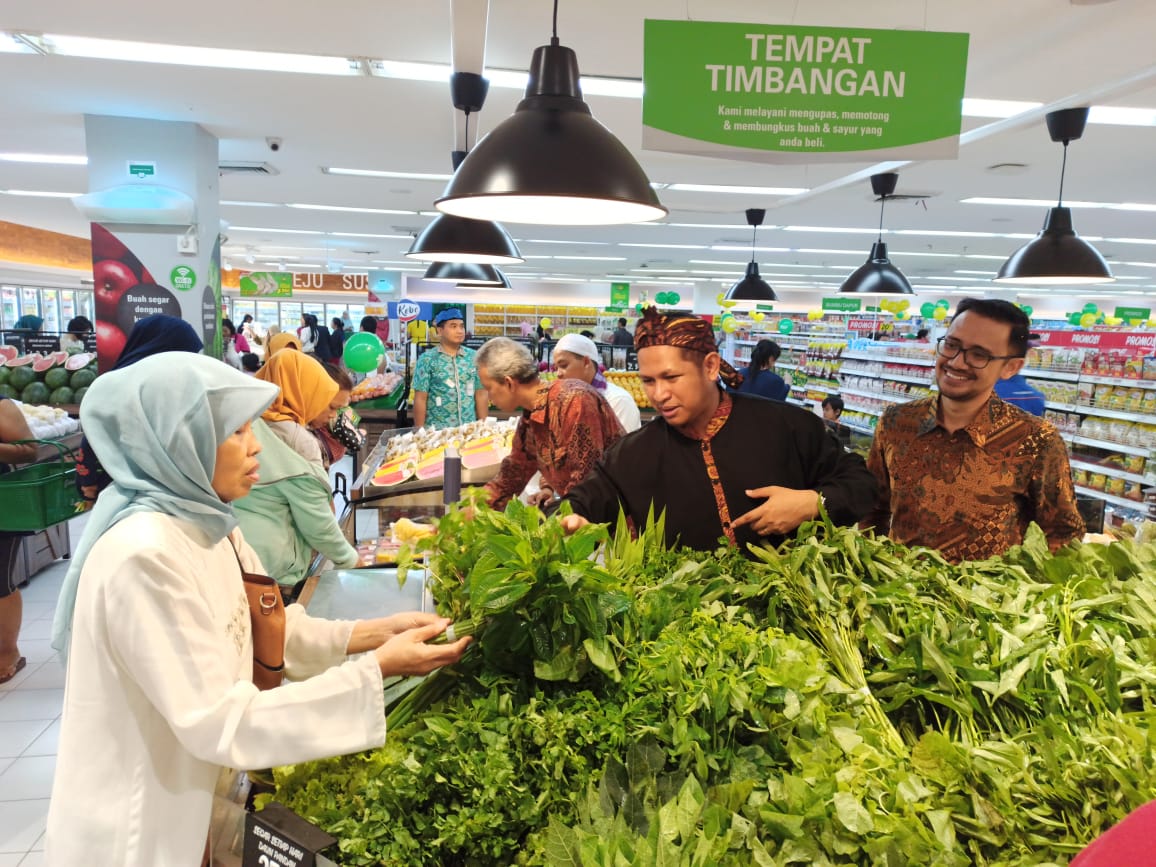 Varian dan Harga Giant Kian Bersaing