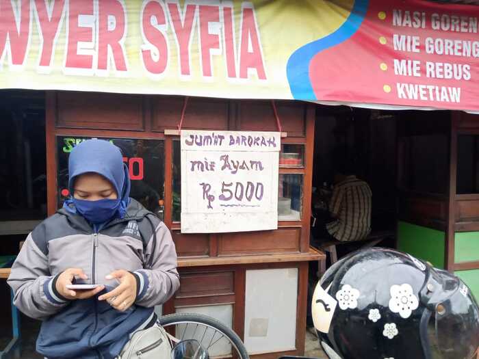 Jumat Berkah, Mie Ayam di Serang Beri Harga Khusus