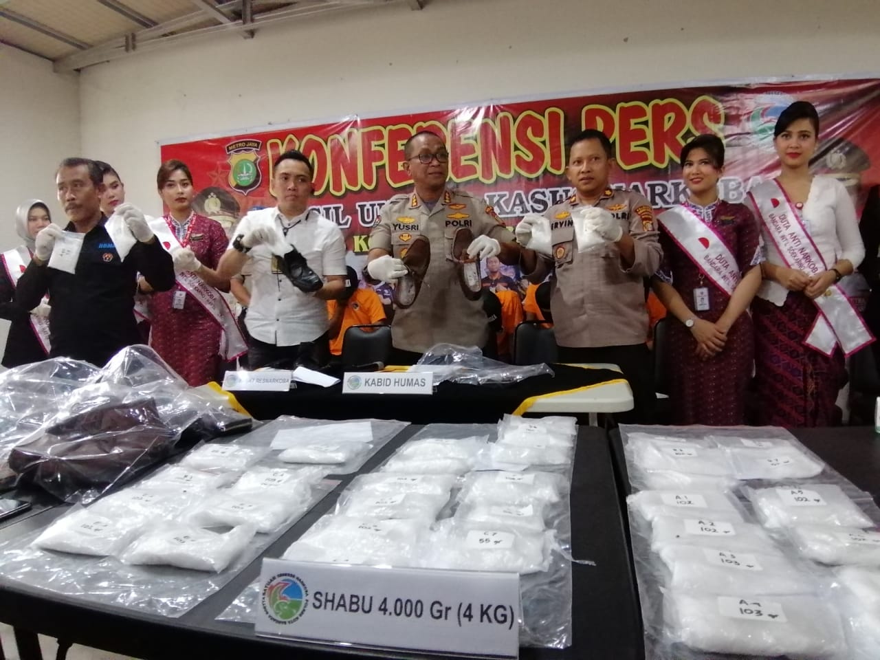 Polres Bandara Soekarno-Hatta Bongkar Penyelundupan Sabu di Sepatu