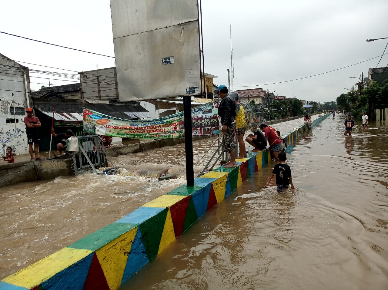 Warga Pondok Maharta: Kami Sudah Biasa dengan Banjir