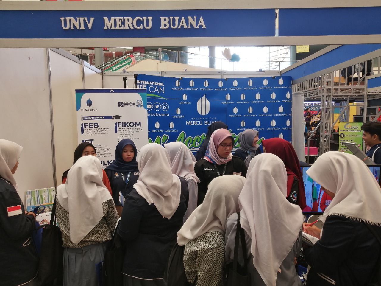 Stan Pameran Pendidikan Kota Tangerang Dipenuhi Pelajar