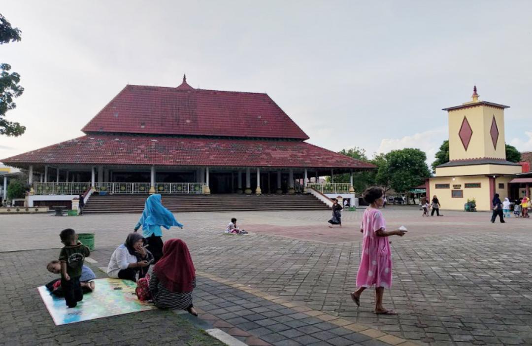Sekelumit Sejarah Masjid Agung Ats-Tsauroh Kota Serang