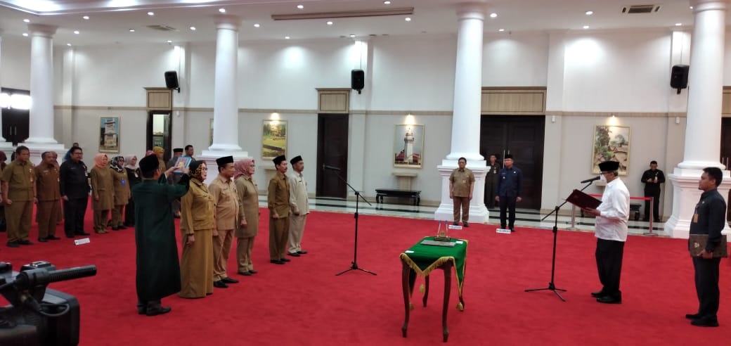 Gubernur WH Lantik Pejabat Pakai Masker
