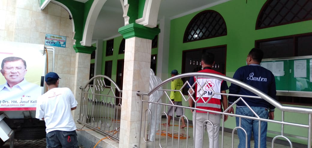 PMI Banten Kerahkan 60 Alat Disinfeksi Portable dan Dua Mobil Tangki