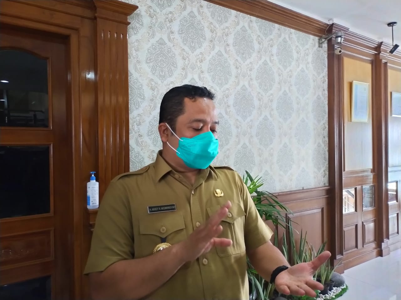 Walikota Tangerang Marahi Wartawan yang Masih Kerja Di Lapangan