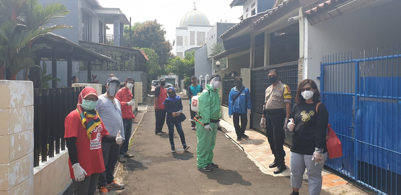 PSI Semprot Disinfektan di Tangsel, Cari Simpati?