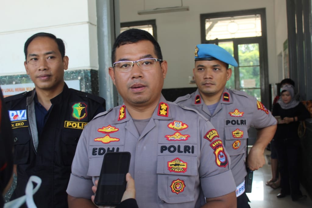 Cegah Virus Corona, Polres Serang Sterilisasi Lokasi Keramaian