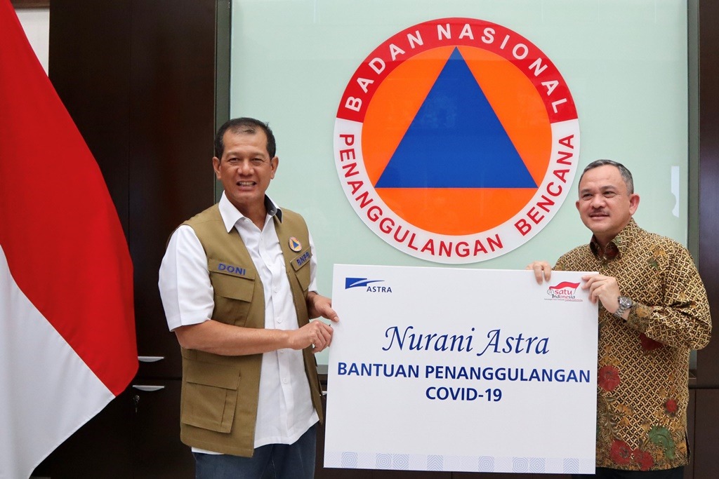 Astra Serahkan Bantuan Untuk Penanggulangan Virus Corona