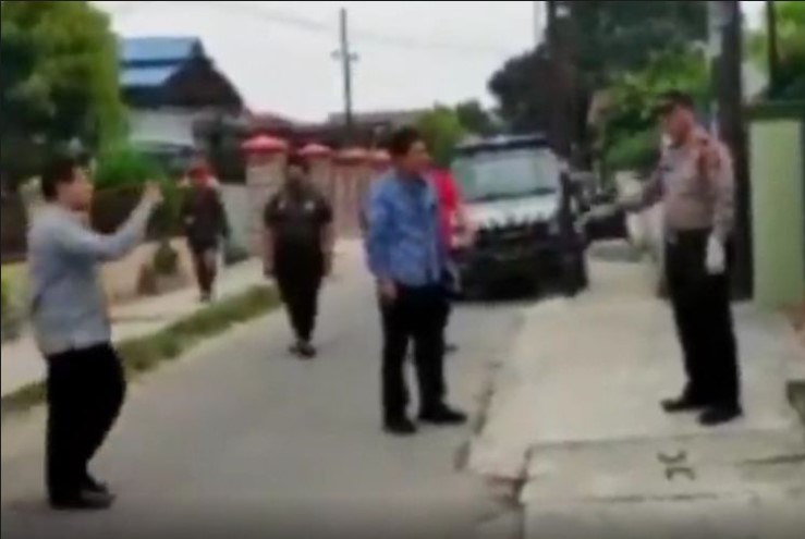 Viral! Anggota DPRD Medan Cekcok Dengan Polisi, Klaim Siap Telan Corona