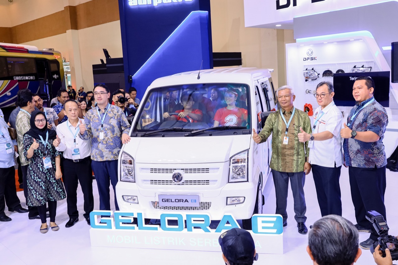 DFSK Luncurkan Kendaraan Listrik Komersial Pertama di Indonesia