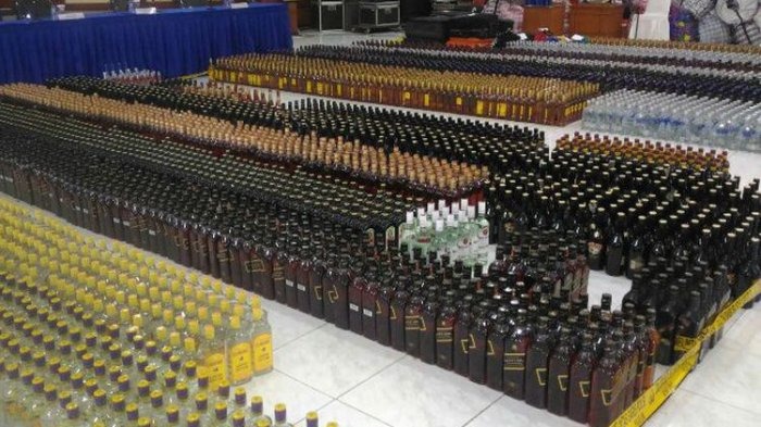 Dijadikan Gudang Miras, Perumahan Mewah di Bandung Digerebek