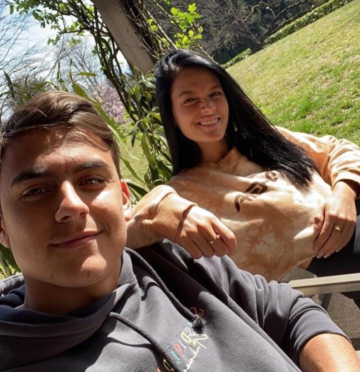 Penyerang Juve Dybala dan Kekasihnya Positif Covid-19