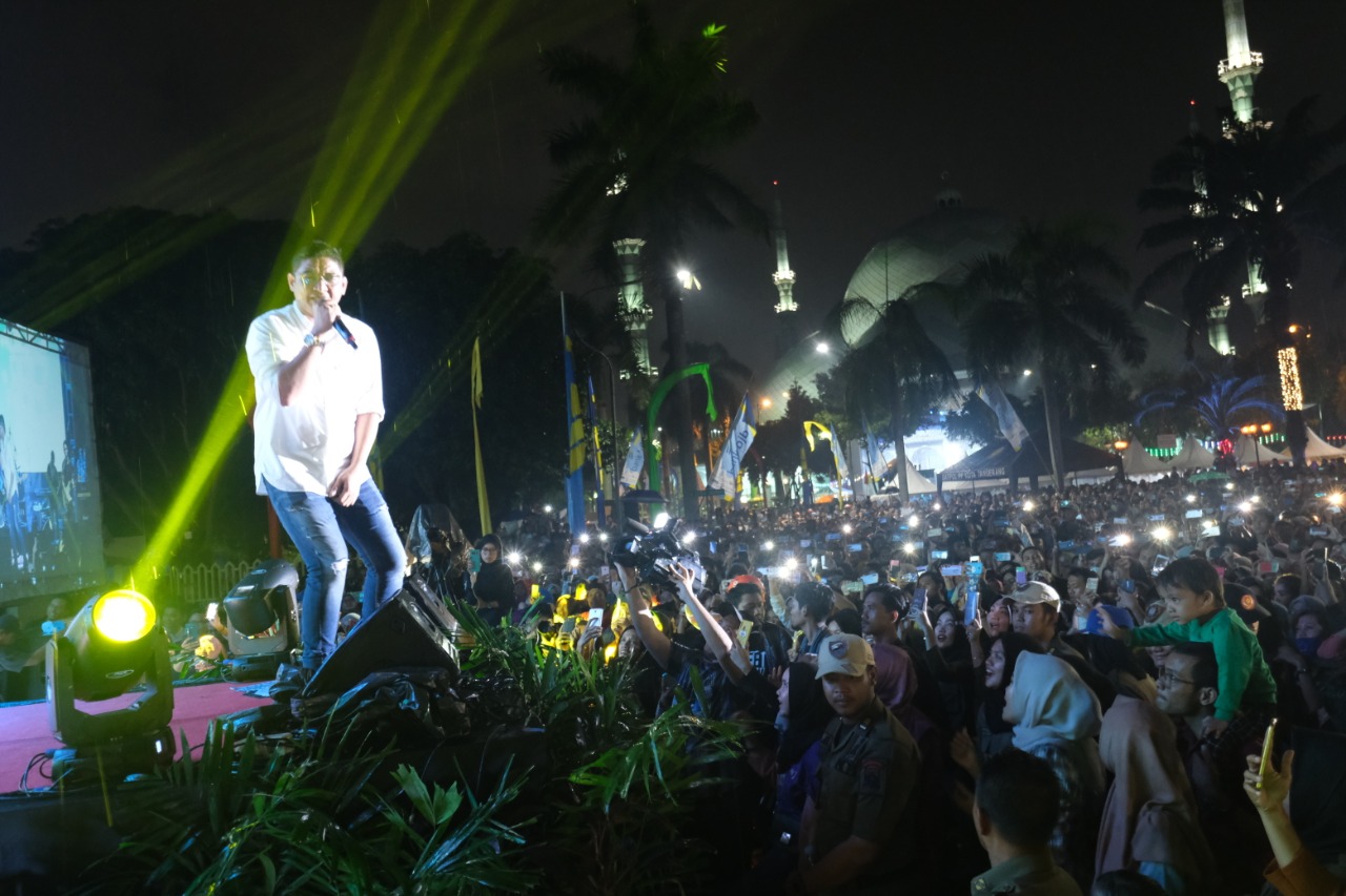Fans Ungu 'Banjiri' Kota Tangerang
